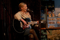 nikki-jacobsen-01